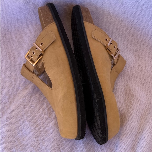 Women’s 8 Dream Pairs Apricot Tan Slip-On Mule Clog Gold Buckle Faux Suede - Picture 9 of 10